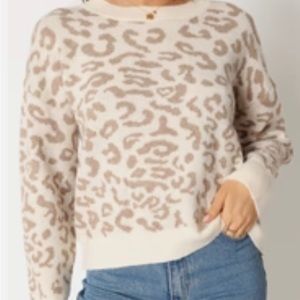 New with tags En Crème leopard sweater size small